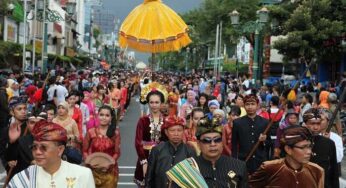 Tradisi Nyongkolan: Rayakan Pernikahan dengan Kesenian
