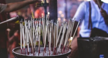 Makna dan Peran Dupa dalam Kepercayaan Buddhis