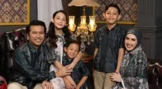 tradisi mengenakan baju baru